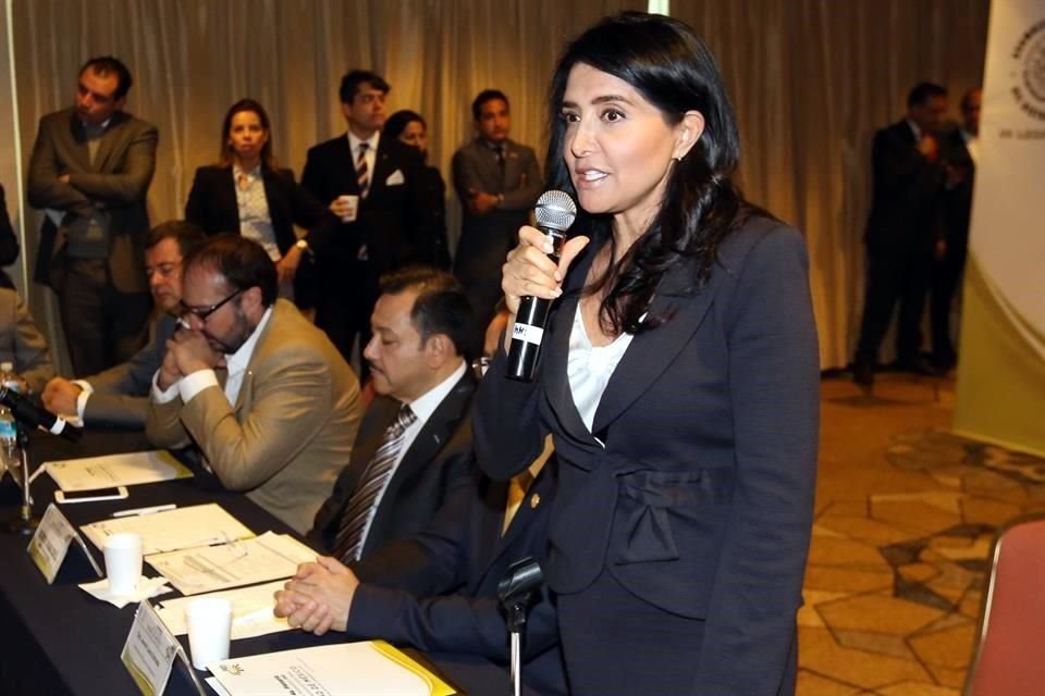 La dirigente nacional del PRD, Alejandra Barrales, neg estar involucrada con una deuda de 12 millones de pesos que un juez federal le orden pagar.