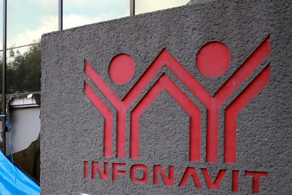 Sobre los empleadores, el Infonavit aprobó la opción de diferir un bimestre más sus pagos.