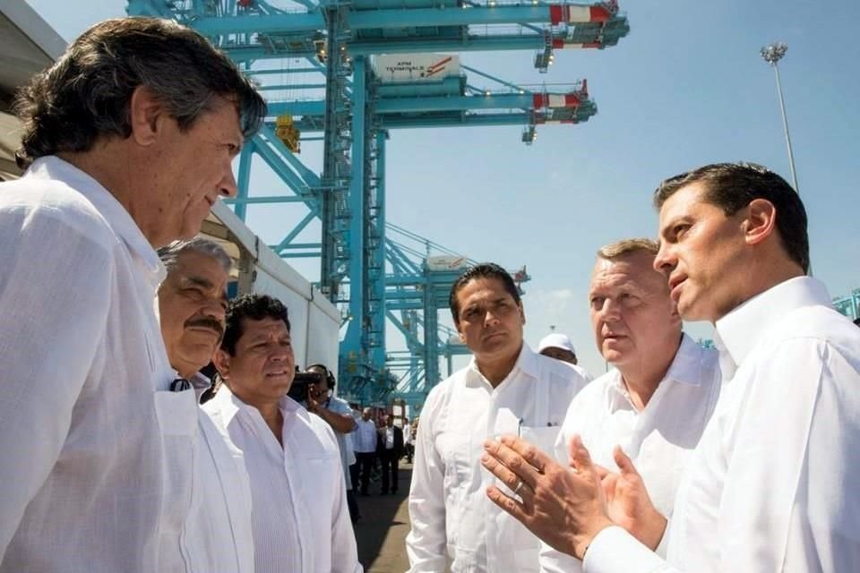 El Presidente Enrique Pea Nieto recorri con el Primer Ministro de Dinamarca, Lars Lokke Rasmussen, instalaciones portuarias de Lzaro Crdenas, Michoacn.