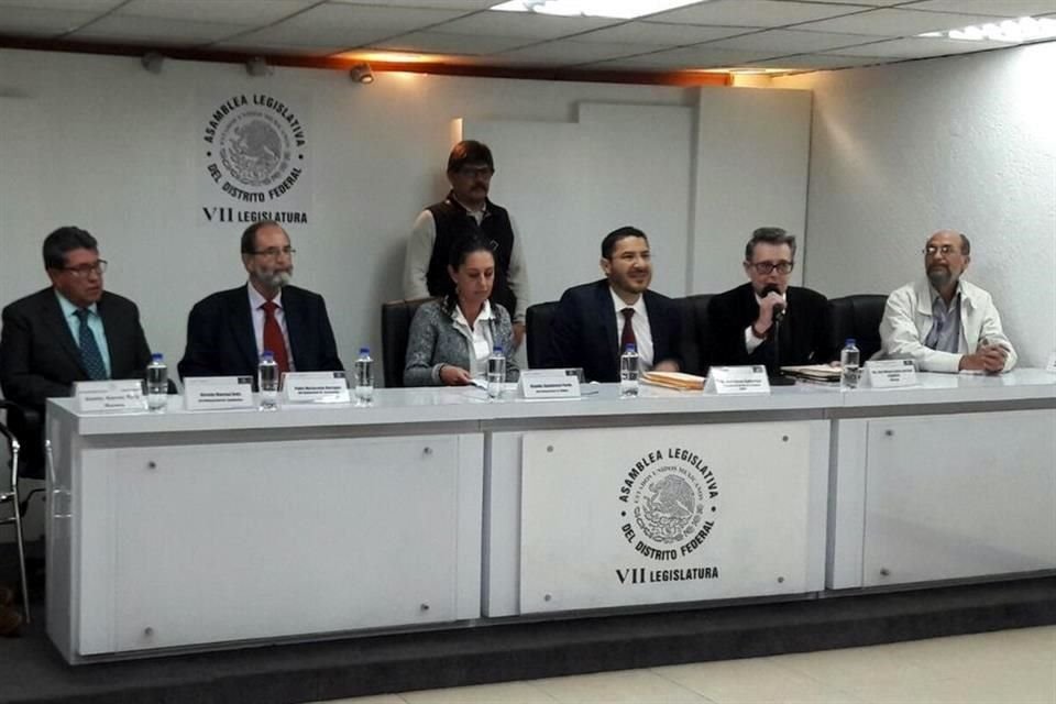 En conferencia de prensa, líderes morenistas como Ricardo Monreal y Martí Batres respaldaron a Claudia Sheinbaum.