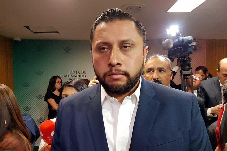 El vicepresidente de la Cámara de Diputados, Javier Bolaños, confirmó que la Mesa Directiva recibió la carta de Tarín y que está en análisis jurídico lo que procede.