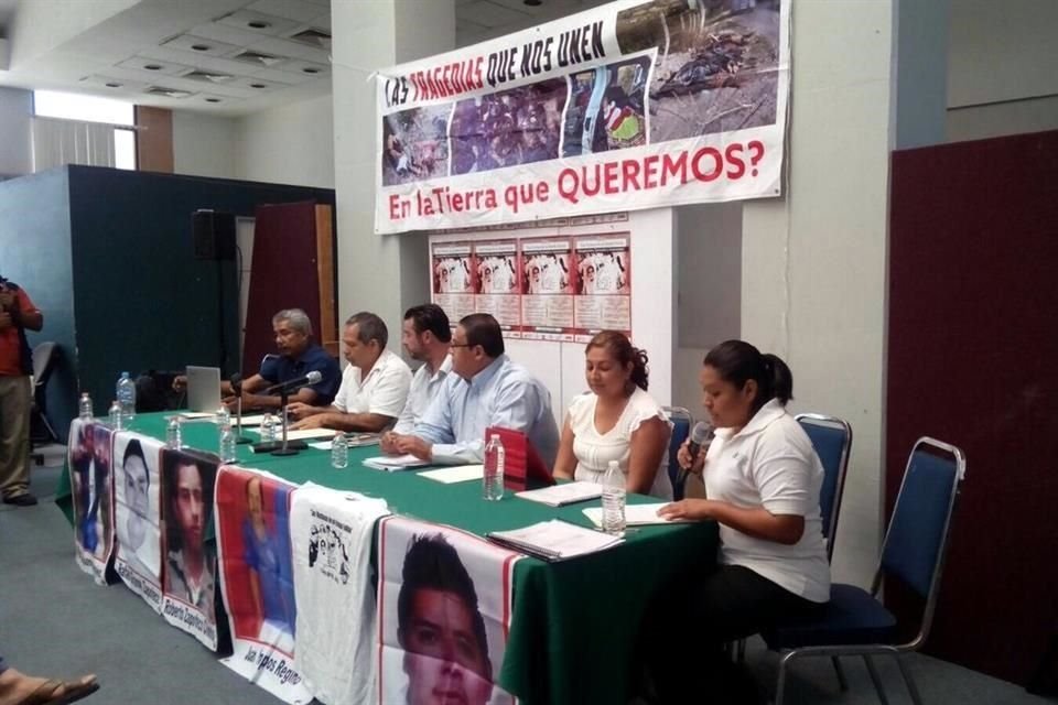 El foro fue convocado por el Centro Regional de Defensa de Derechos Humanos José María Morelos y Pavón.