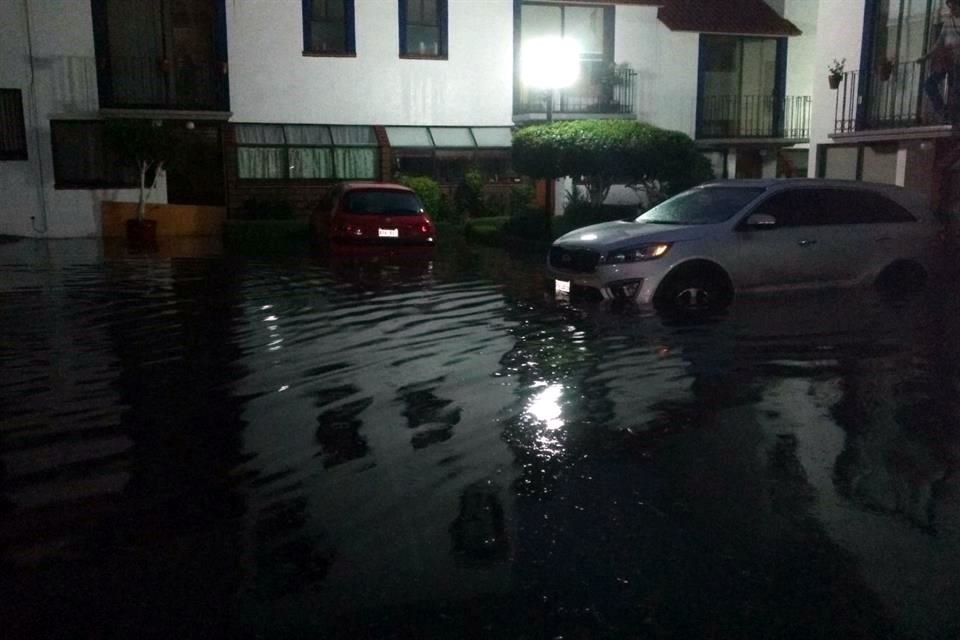 En Tepepan, vecinos sufrieron esta inundacin.