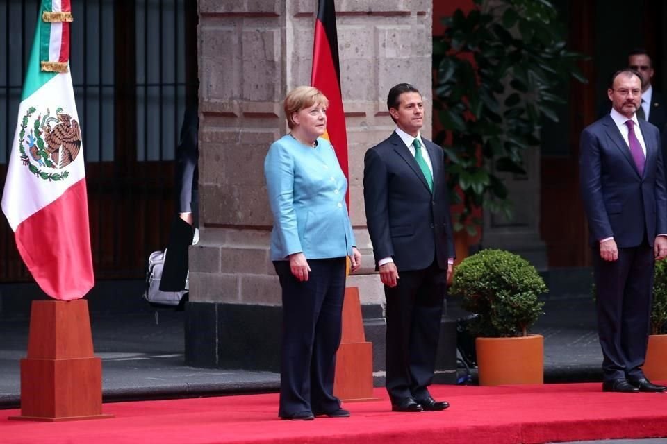 Merkel fue recibida por Enrique Pea Nieto en Palacio Nacional.
