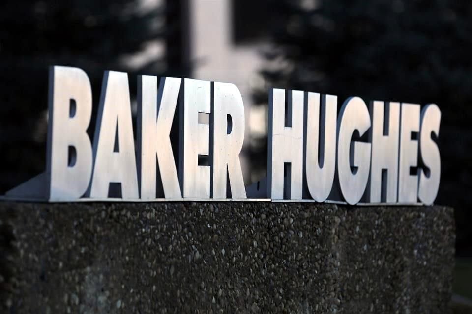 Dos de los cuatro convenios de ampliación se autorizaron en 2019, mientras el hijo y la nuera de AMLO vivían en una casa de un alto ejecutivo de Baker Hughes.