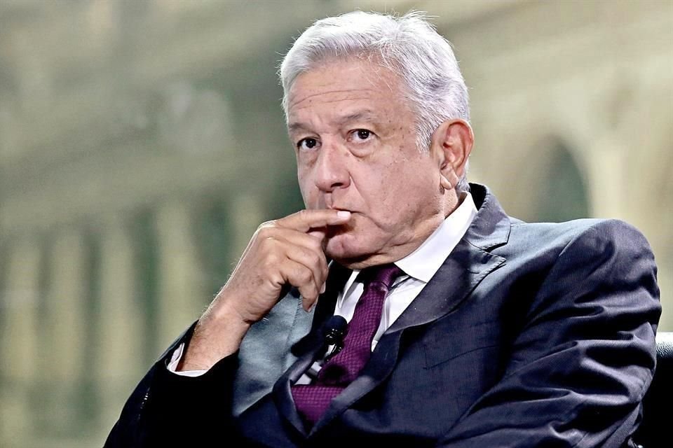 Andrés Manuel López Obrador asegura que Morena va por la Presidencia y la mayoría en el Congreso con 20 millones de votos.