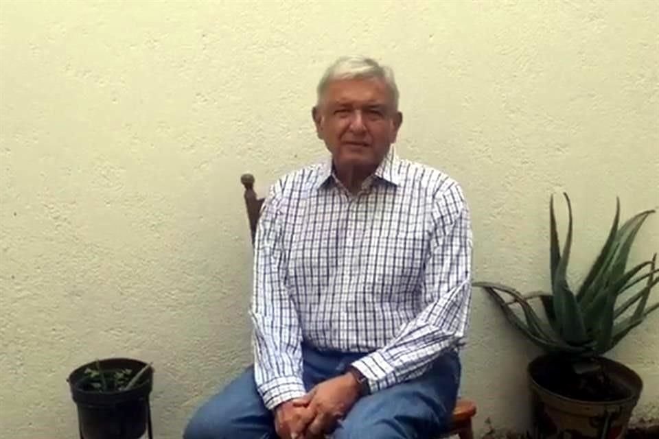 López Obrador aseguró que, al igual que el Paso Exprés, el Nuevo Aeropuerto Internacional de la Ciudad de México (NAICM) es un monumento a la corrupción.