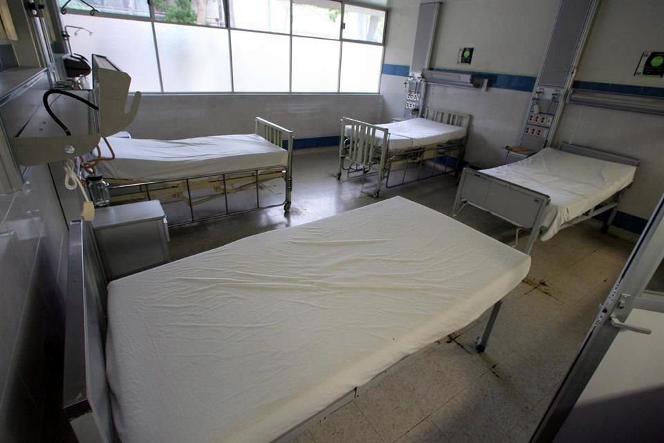 En México, el Hospital de la Mujer es el líder por capacidad para acomodar pacientes con 961 camas, seguido del General de México con 944 camas.