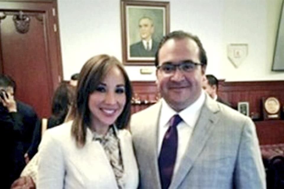 Javier Duarte designó a Xóchilt Tress como directora de Espacios Educativos, pero fue removida a solicitud de Karime Macías.