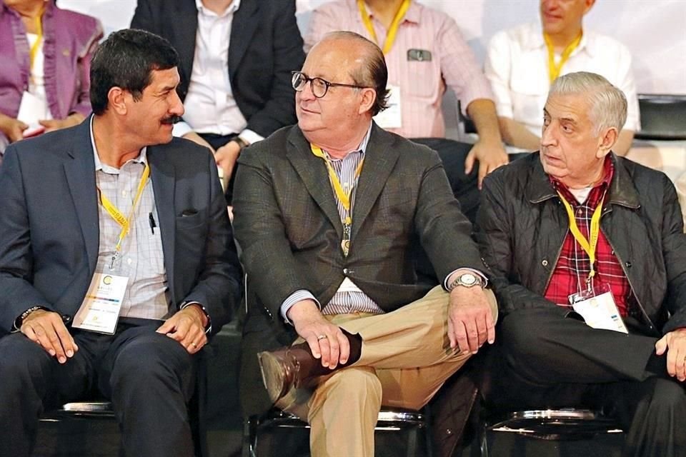 Los Gobernadores de Chihuahua, Javier Corral; de Morelos, Graco Ramírez y de Tabasco, Arturo Núñez, participaron en un foro organizado por la corriente perredista Iniciativa Galileos.
