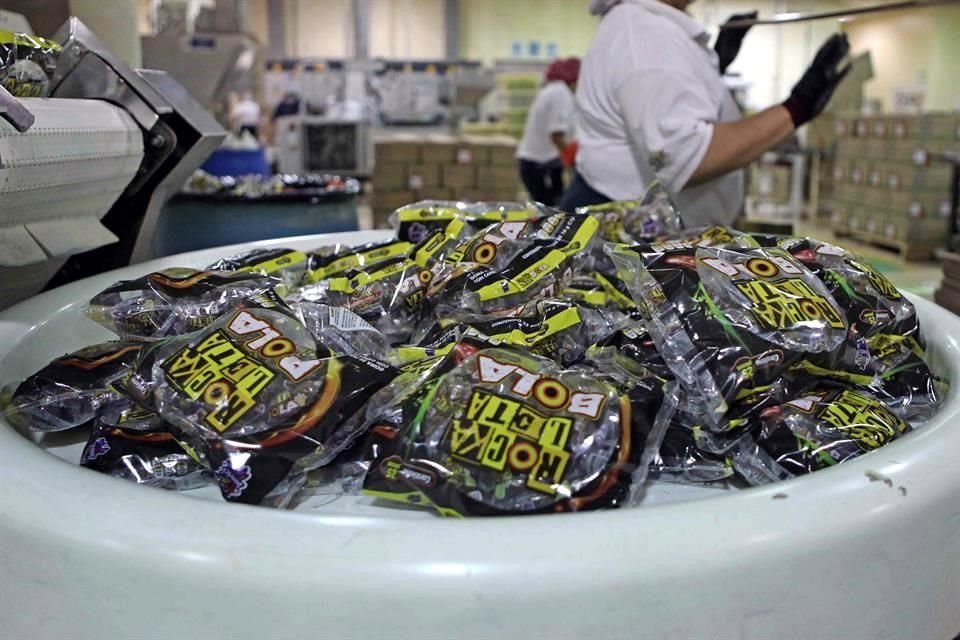 Un grupo de especialistas del Instituto reportó que 20 caramelos mexicanos presentan niveles de plomo por encima de 0.1 partes por millón, límite permitido por la FDA