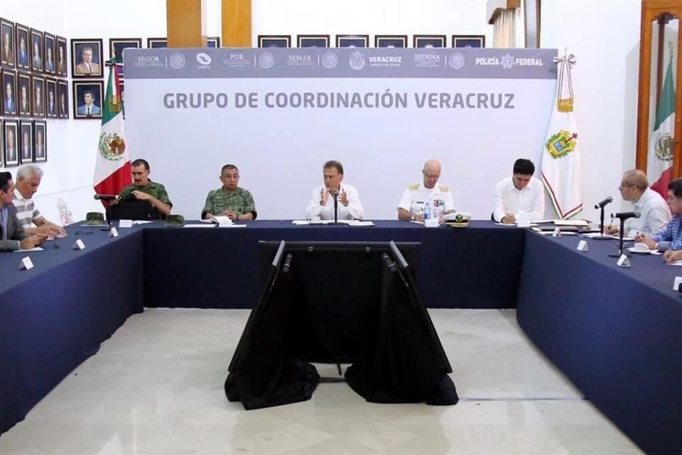 Unos 100 elementos de la Policía Estatal se sumarán a las labores de vigilancia en la zona de Córdoba, anunció Yunes.