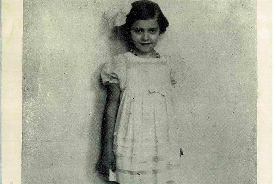 Nadia Stankovitch tuvo su primer recital cuanto tenía 8 años, en el Gran Teatro de la Ópera de su natal Belgrado.