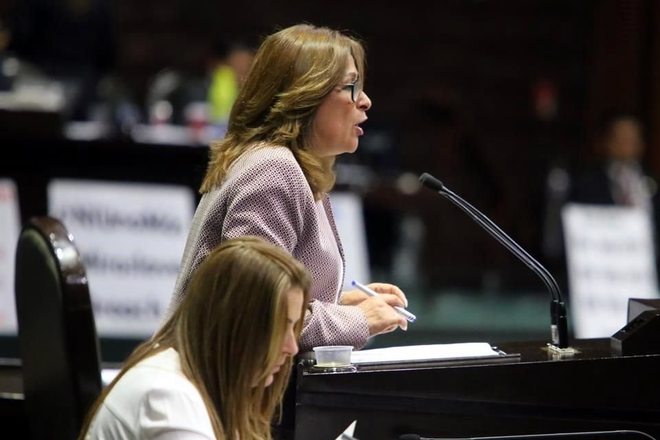 Rocío Nahle, Coordinadora de Morena en San Lázaro, exigió la renuncia de José Antonio Meade, Secretario de Hacienda, en caso de que obtenga candidatura presidencial del PRI en elección del 2018.