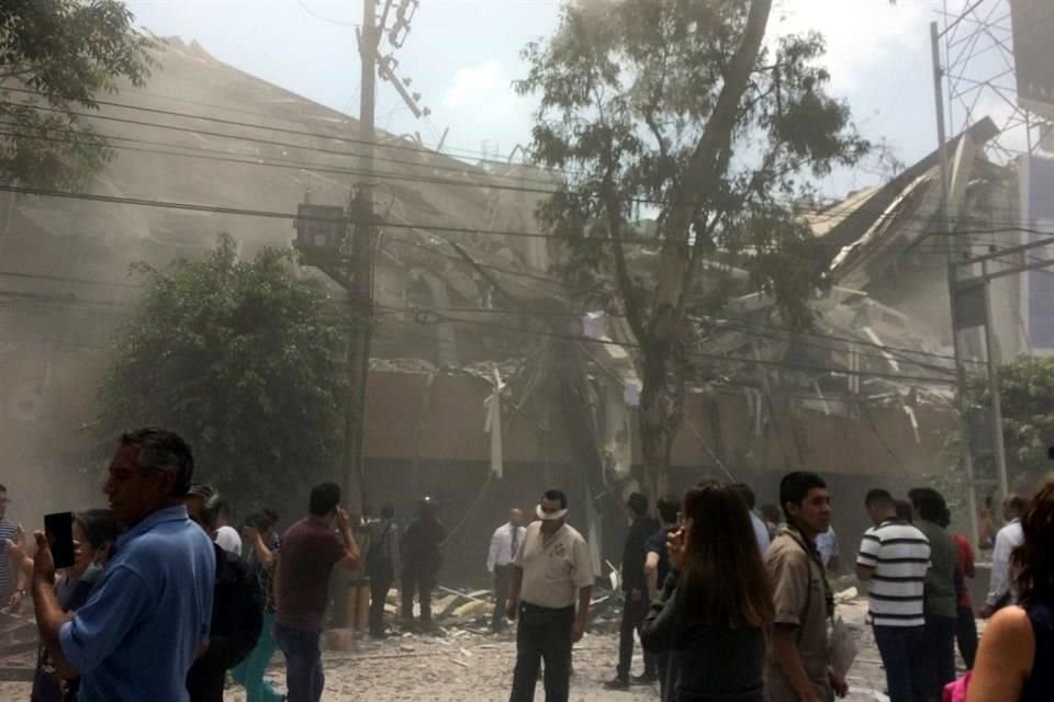 Un temblor de 7.1 grados provoc daos en estructuras y hasta el derrumbe de edificios en la Ciudad de Mxico.