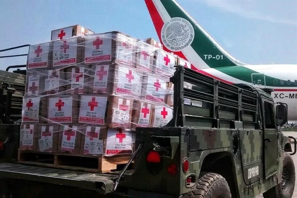 Desde el 19 de septiembre más de 7 mil voluntarios han apoyado a la Cruz Roja Mexicana.
