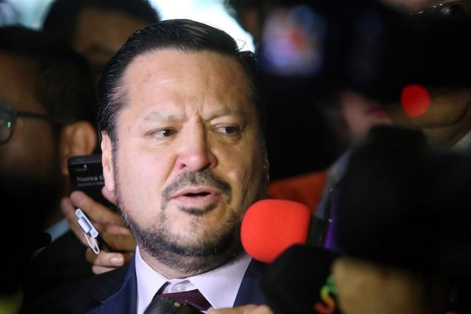 'Eliminar viáticos, gasolinas, de todos los altos funcionarios y, sobre todo, eliminar los gastos de publicidad gubernamental', señaló Fernando Herrera.