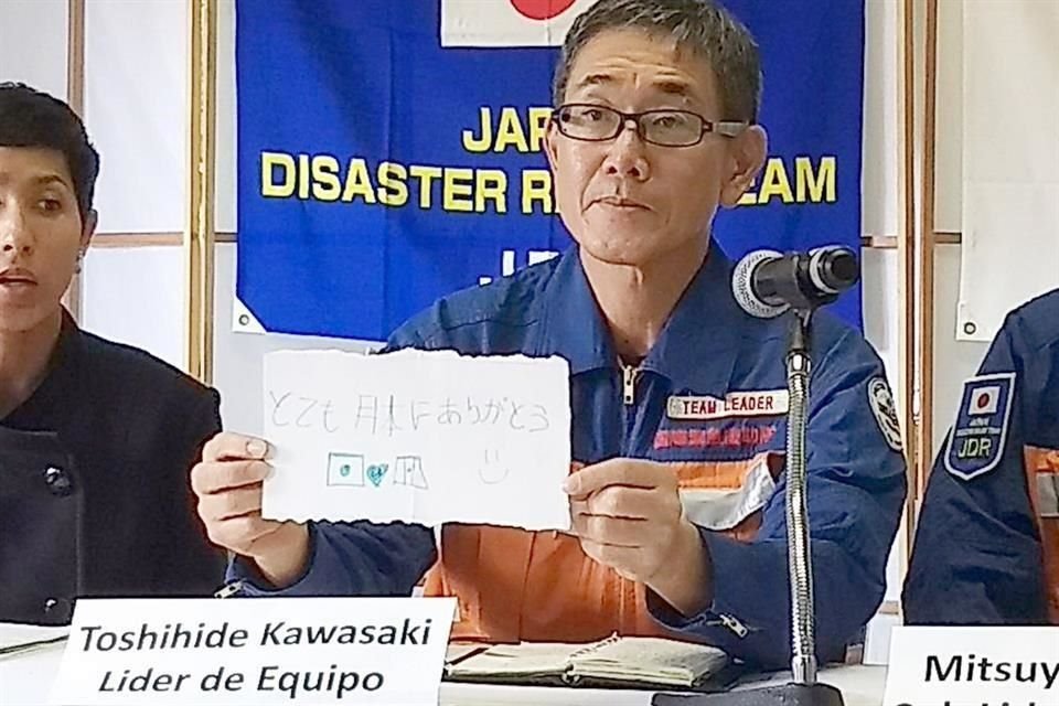 El líder del equipo de rescatistas de Japón, Toshihide Kawasaki, valoró el esfuerzo de la sociedad civil mexicana para enfrentar la emergencia por el sismo.