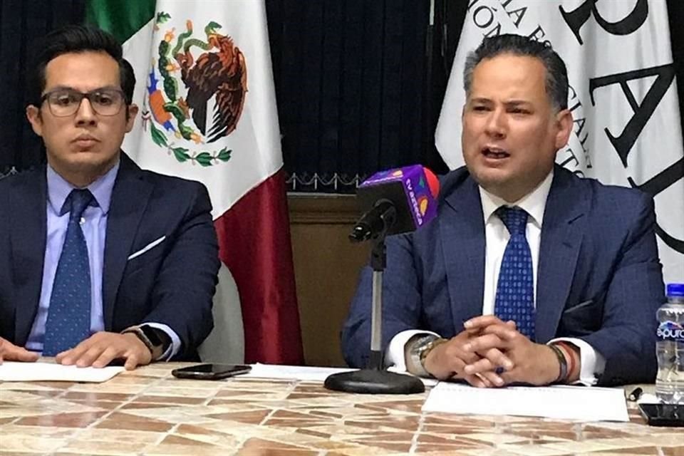 El Fiscal indicó que también están investigando delitos de financiamiento ilícito y actos de corrupción de servidores públicos en Coahuila durante el último proceso electoral.