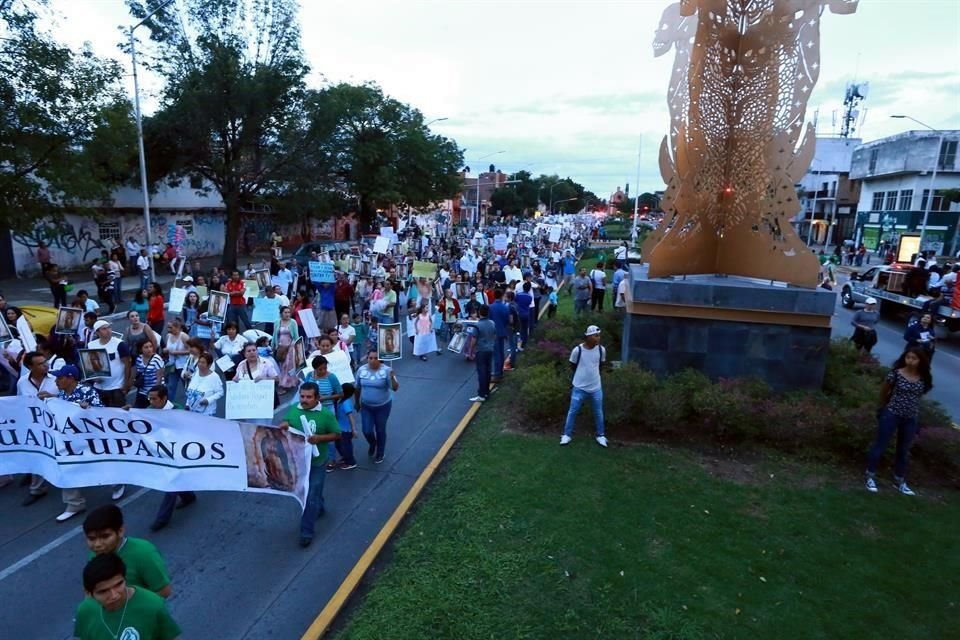 Marcha del desagravio realizado por católicos y miembros de  'Mexico Guadalupano'.