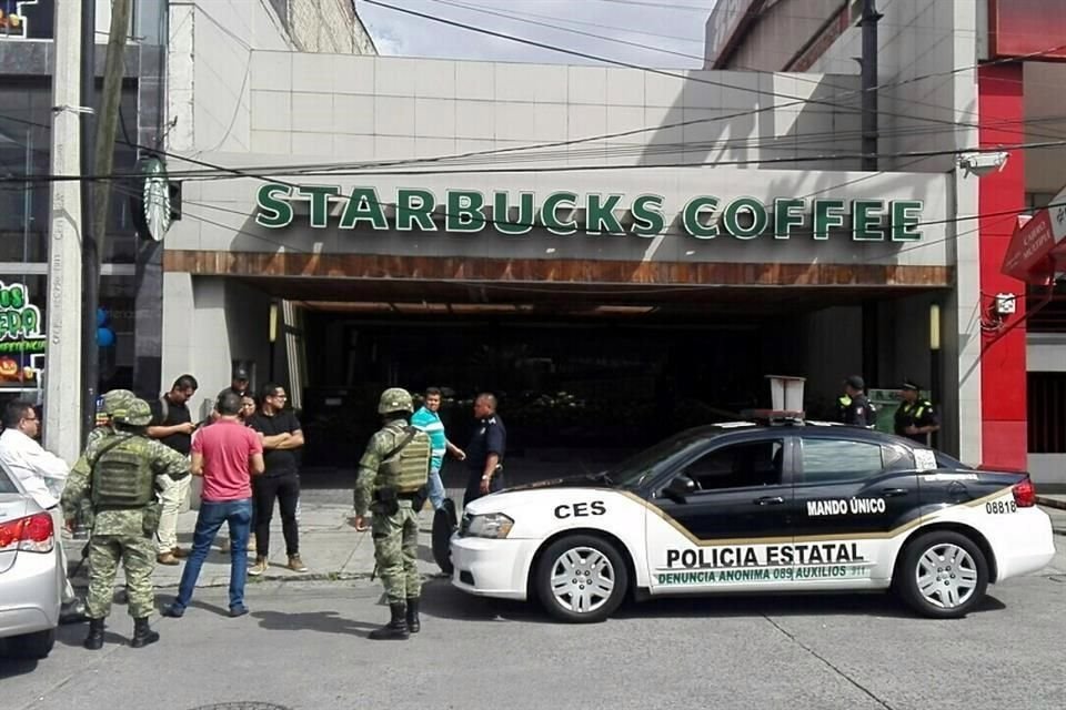 El incidente ocurrió en el local ubicado sobre Bulevar Manuel Ávila Camacho casi esquina con la calle Paseo de Otoño.