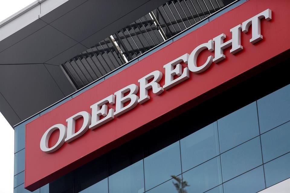 El 14 de agosto, REFORMA y MCCI publicaron que en plena contienda electoral de 2012 la constructora Odebrecht transfiri 3 millones 140 mil dlares en siete depsitos a la empresa ligada a Lozoya.