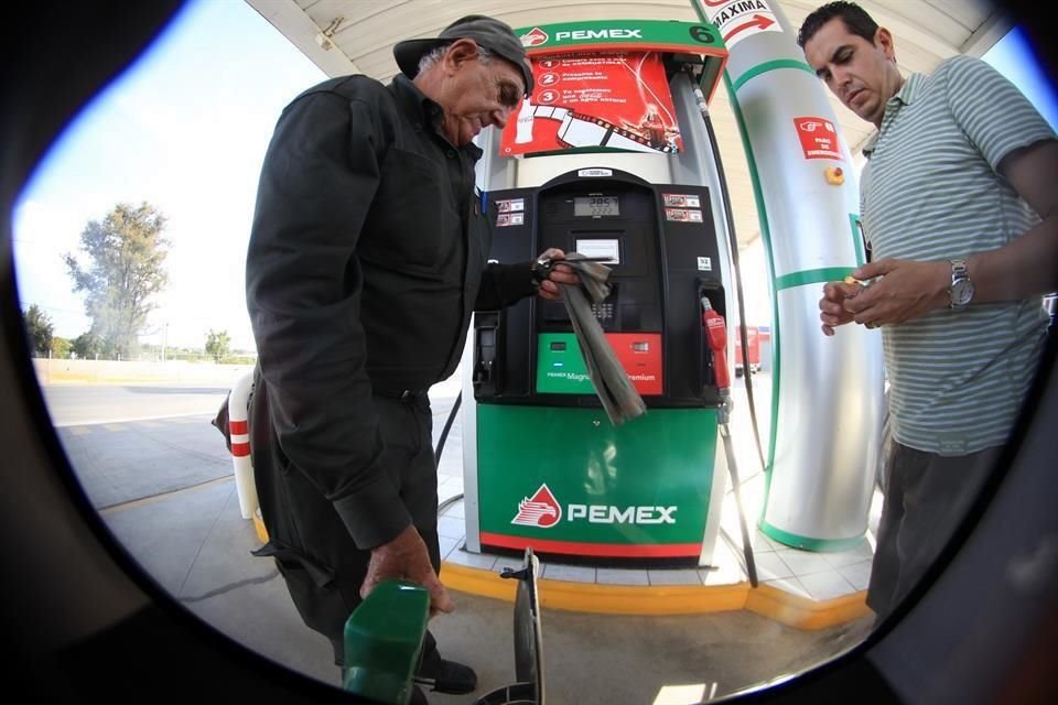 El próximo jueves 30 de noviembre se liberalizará el precio de las gasolinas y diesel en 20 estados del País, los cuales concentran 65 por ciento del consumo nacional. 