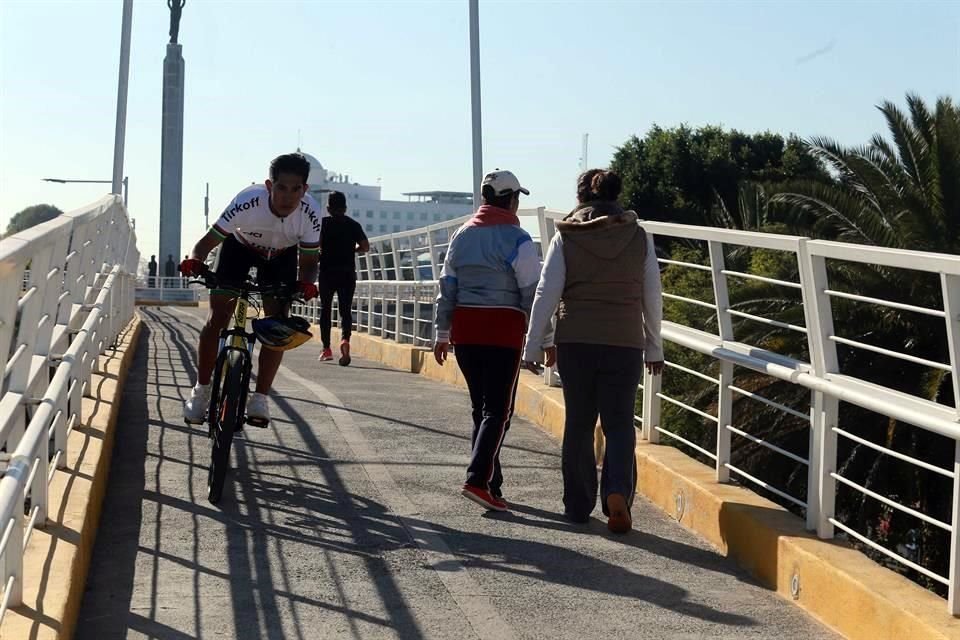 La ciclovía del Bulevar Hermanos Serdán no tiene ni la mitad de la longitud que presumió el Gobierno de Rafael Moreno Valle al inaugurarla.