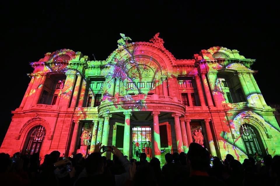 En el Palacio de Bellas Artes se proyectó 'Nocheztli, el color Sagrado', un mapping de 6 minutos basado en La Grana Cochinilla, un pigmento que ha sido usado por casi 300 años.