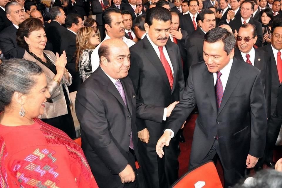Los ex gobernadores de Hidalgo, Miguel Ángel Osorio Chong y Jesús Murillo Karam, hace 10 años.