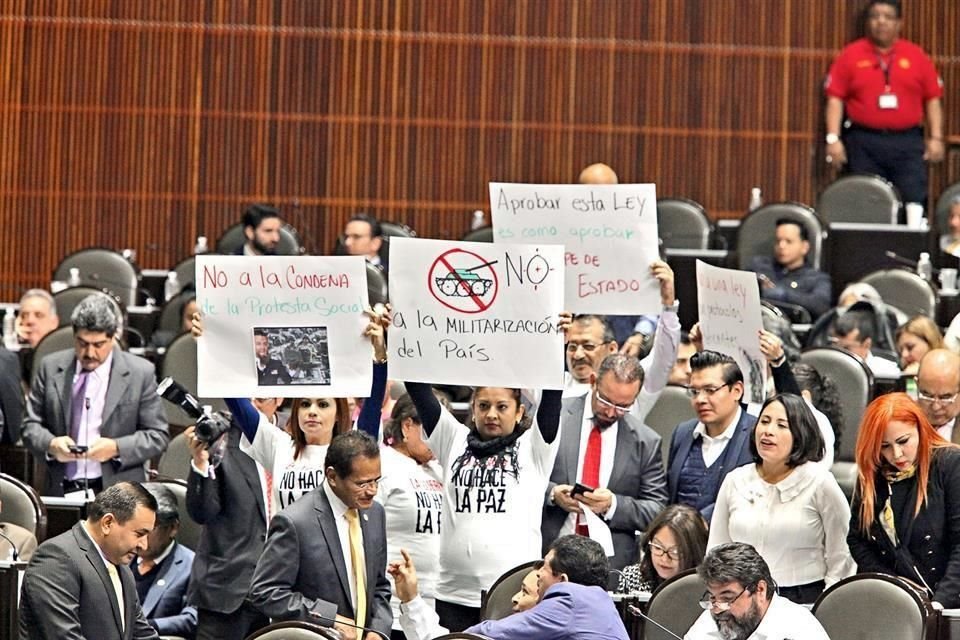 Diputados de Oposicin se manifestaron en contra de la Ley de Seguridad Interior.