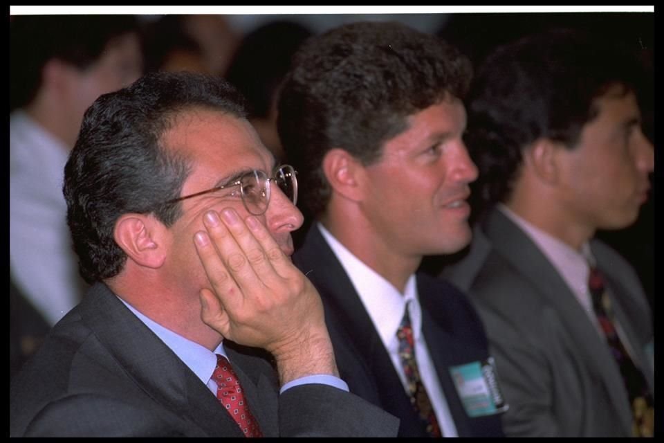 El 5 de julio de 1994, Mxico se enfrent a Bulgaria en Octavos de Final del Mundial. El entonces candidato priista, Ernesto Zedillo, vio el partido acompaado de Ricardo Pelez y otros futbolistas.