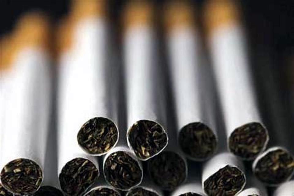 El aumento en el cobro del IEPS en los cigarros pasaría de 0.35 pesos a 0.49 pesos por unidad.