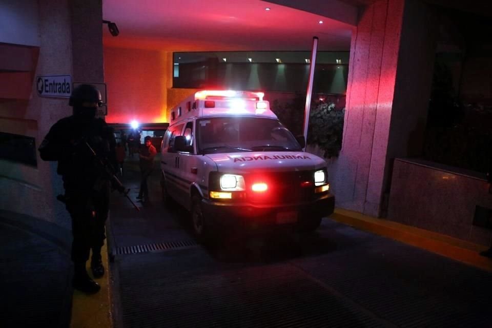La ex lder del Sindicato Nacional de Trabajadores de la Educacin sali de la clnica MediAccess dentro de la ambulancia, placas F95-ANX.