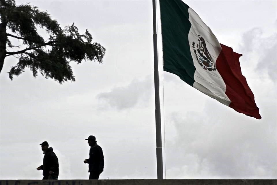 El Presidente informó que se instalará una oficina en Palacio Nacional para proteger a paisanos que visitan México.
