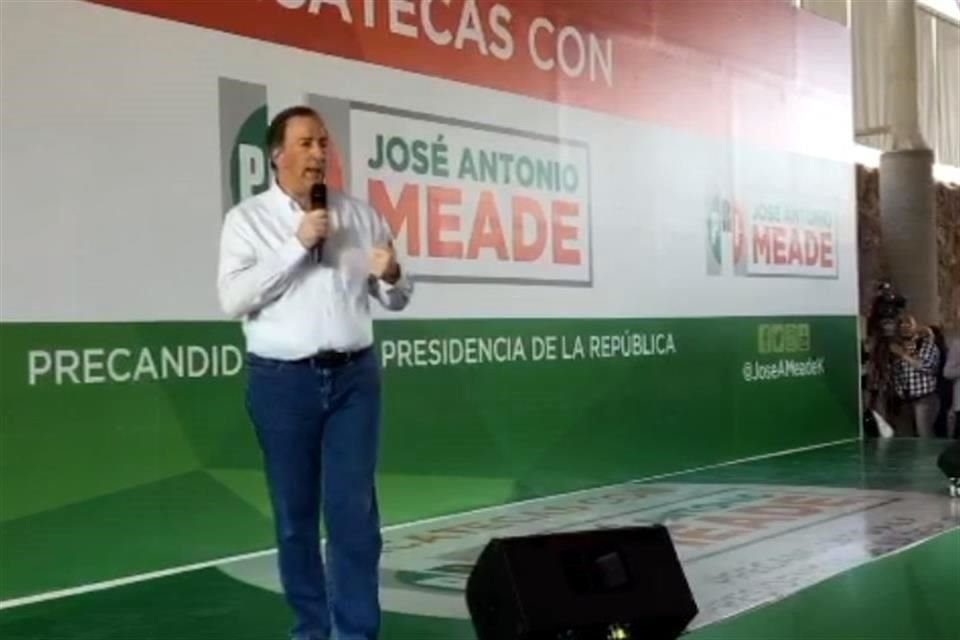José Meade retomó sus actividades de precampaña en la ciudad de Zacatecas.