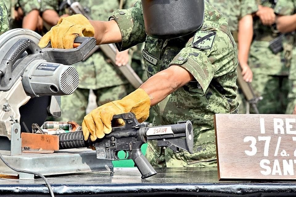 El plan impulsado por la Secretaría de Gobernación también prevé una 'intensa' campaña nacional de canje de armas liderada por la Secretaría de la Defensa Nacional.