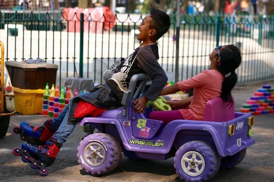 La Ciudad se ha vuelto hostil para los niñas y niños, por lo que es necesario rediseñar las calles priorizando la seguridad vial de los infantes, de acuerdo con un manual elaborado por la Guía Peatonal.