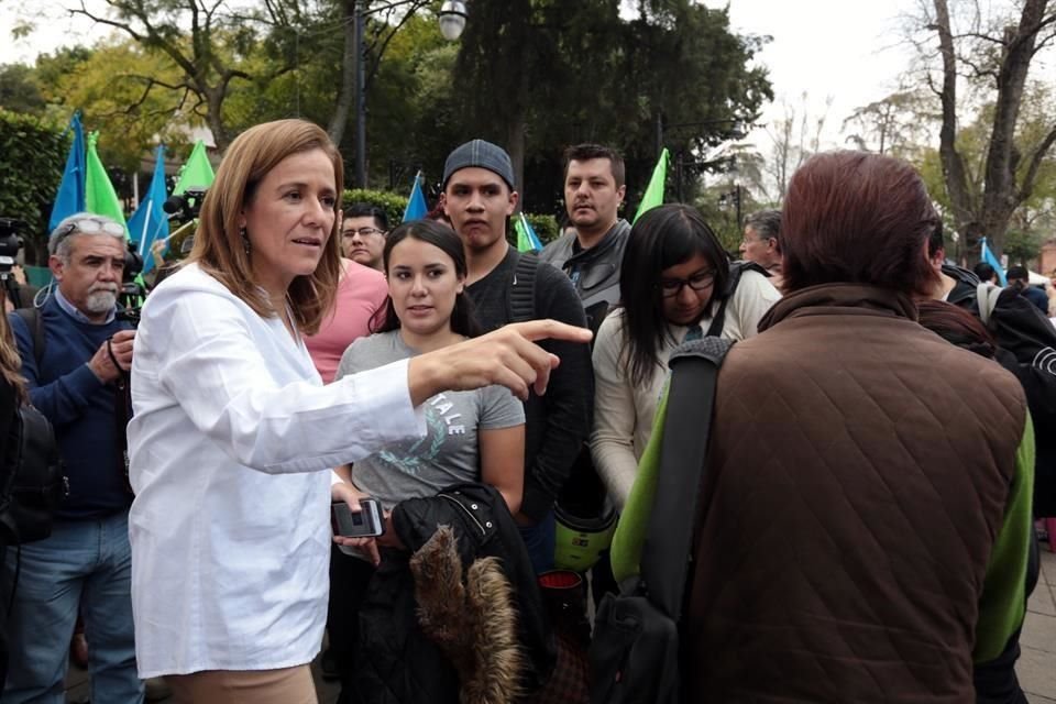 Margarita Zavala acudi al centro de Tlalpan para recolectar firmas.