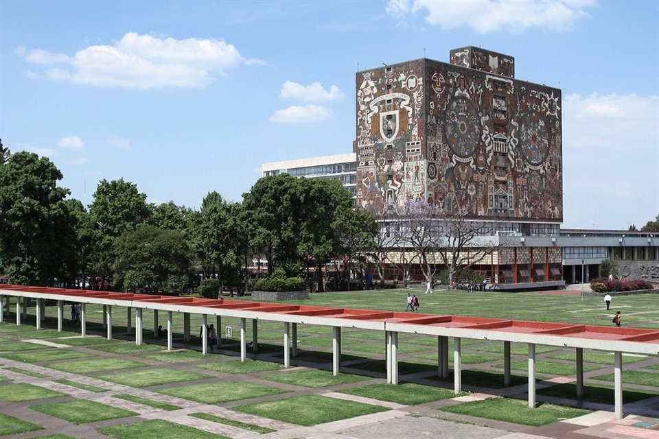 Estudiantes de la UNAM reportaron una balacera en inmediaciones de la Facultad de Ingeniería, pero autoridades no han dado información.