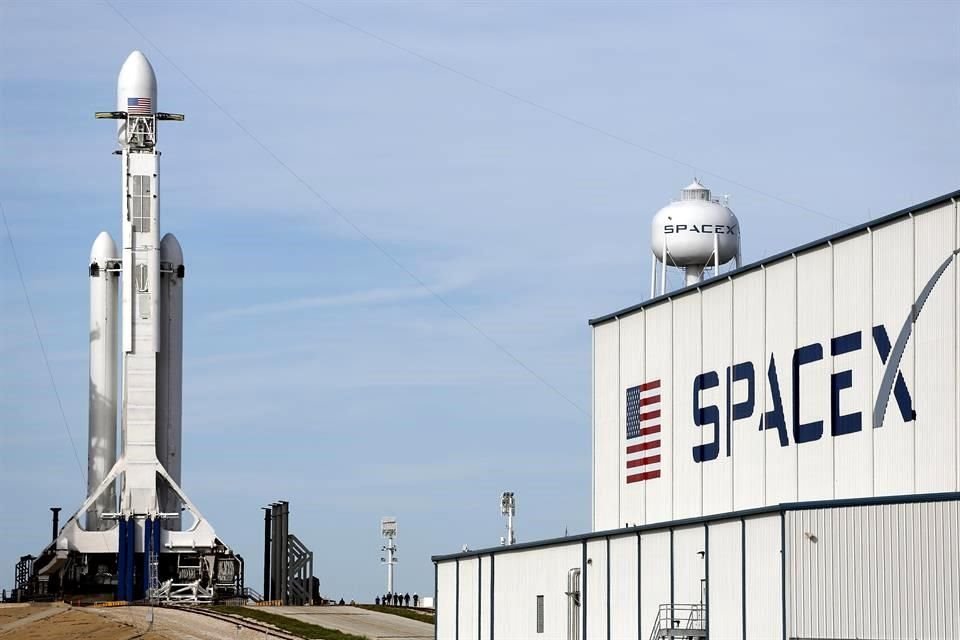 De acuerdo con una audiencia anterior, SpaceX planea perforar pozos de gas natural cerca del sitio de lanzamiento y usar el metano que extrae 'para las operaciones de sus instalaciones de cohetes'. 