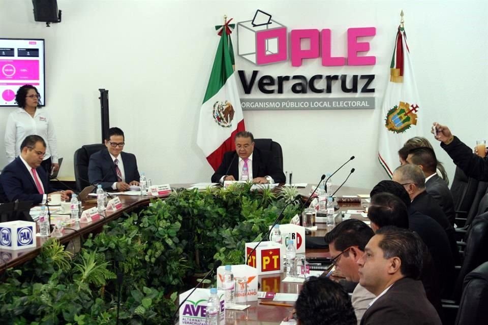 Los candidatos a la Gubernatura de Veracruz se vern la cara en slo dos debates, inform hoy el Organismo Pblico Local Electoral.