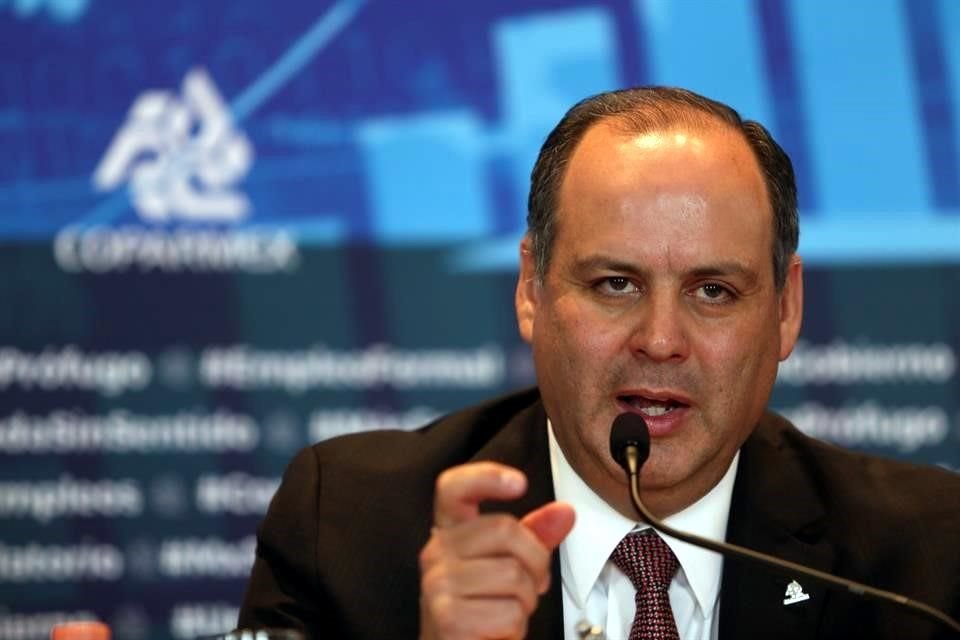 Gustavo de Hoyos, presidente de Coparmex, llamó a la Secretaría de Hacienda a emitir un decreto a través del cual se generen incentivos a la inversión.