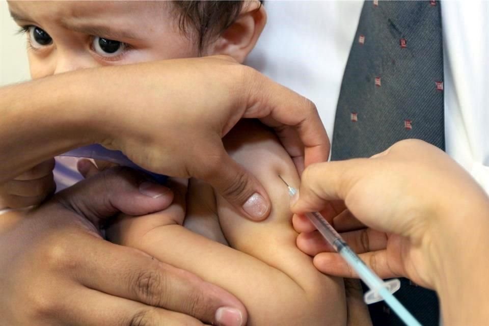 Entre 2013 y 2019 disminuyó 9% la cobertura de vacunas infantiles, lo que provocó un aumento de muertes y enfermedades, afirmó la ASF.