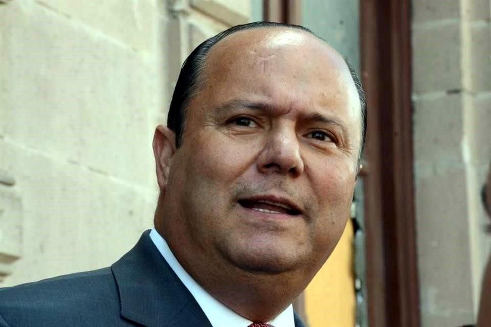 César Duarte enfrenta al menos 10 órdenes de aprehensión del fuero común por desvíos de mil 200 millones de pesos, y una orden de captura.