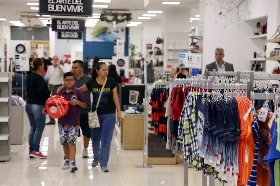 En diciembre, las ventas a tiendas iguales crecieron 3.6 por ciento en términos nominales.