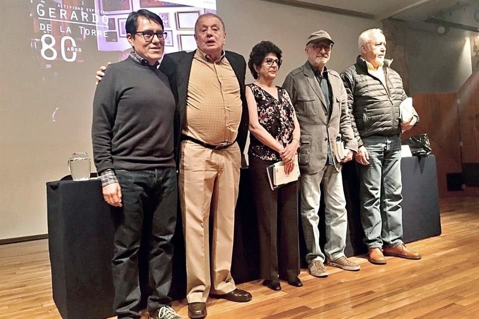 El escritor y guionista Gerardo de la Torre fue celebrado años en su 80 aniversario.
