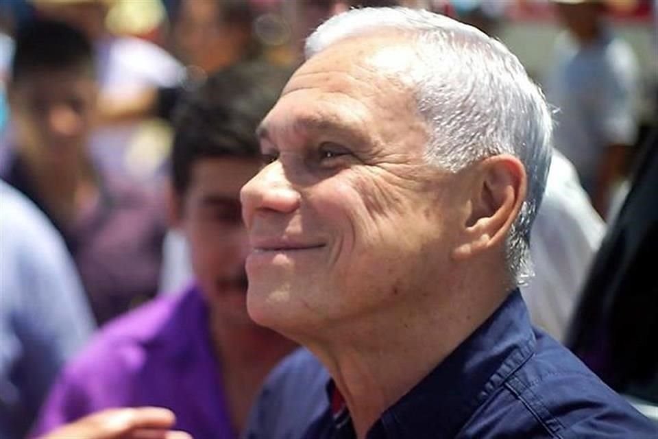 'Toda la trayectoria de Aguilar Bodegas ha sido en el PRI, por ese partido fue alcalde de Tapachula, diputado y Senador, que se regrese al PRI', dijeron panistas de oposición.