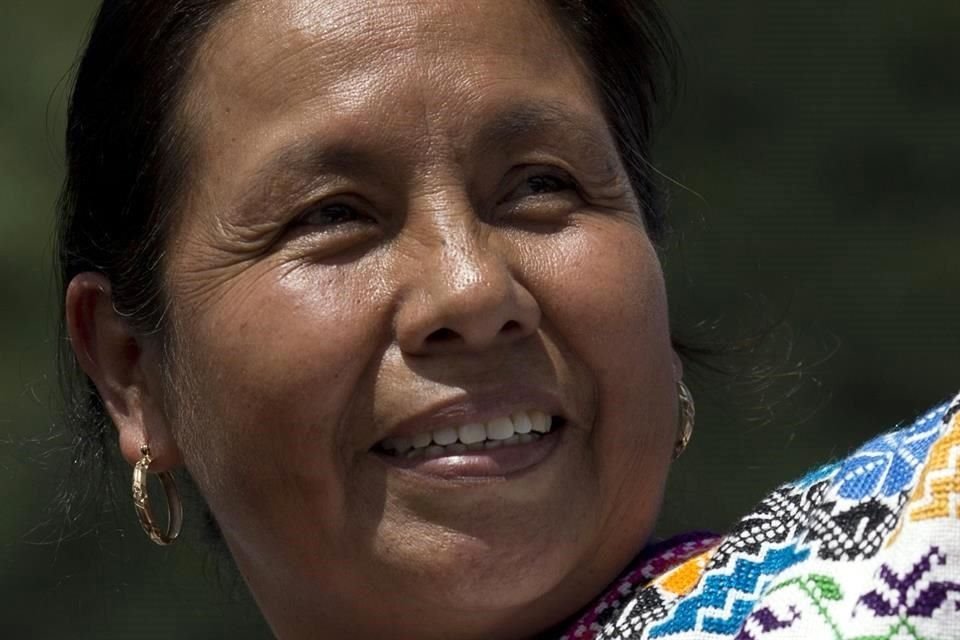 Marichuy consiguió 281 mil 955 firmas, incluyendo 10 mil 624 que fueron capturadas en papel debido a que se consiguieron en asambleas comunitarias, informaron.