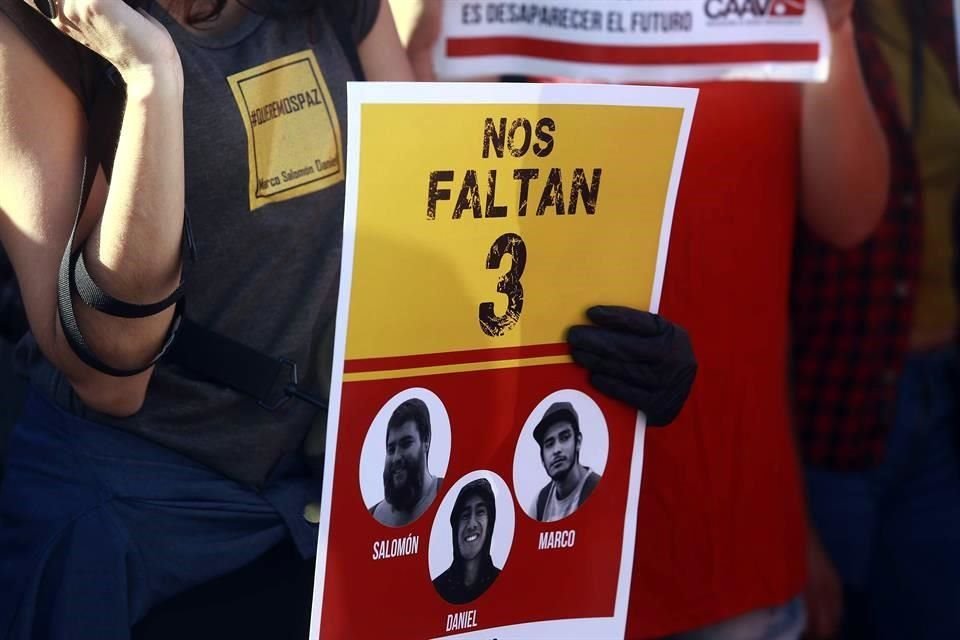 El fin de semana, familiares de desaparecidos marcharon en Guadalajara para exigir la localizacin de los tres estudiantes de cine plagiados el 19 de marzo en Tonal.